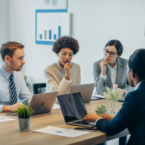 professional-business-meeting-with-recru_2Aoufl91RSm1cSeGWU4CYw_gFgfa7d-T3W1msjBc2oYNA